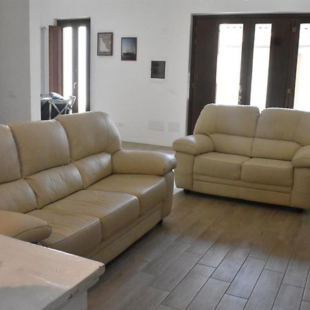 Le Radici Home L'Aquila Luaran gambar
