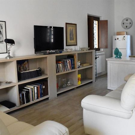 Le Radici Home L'Aquila Luaran gambar