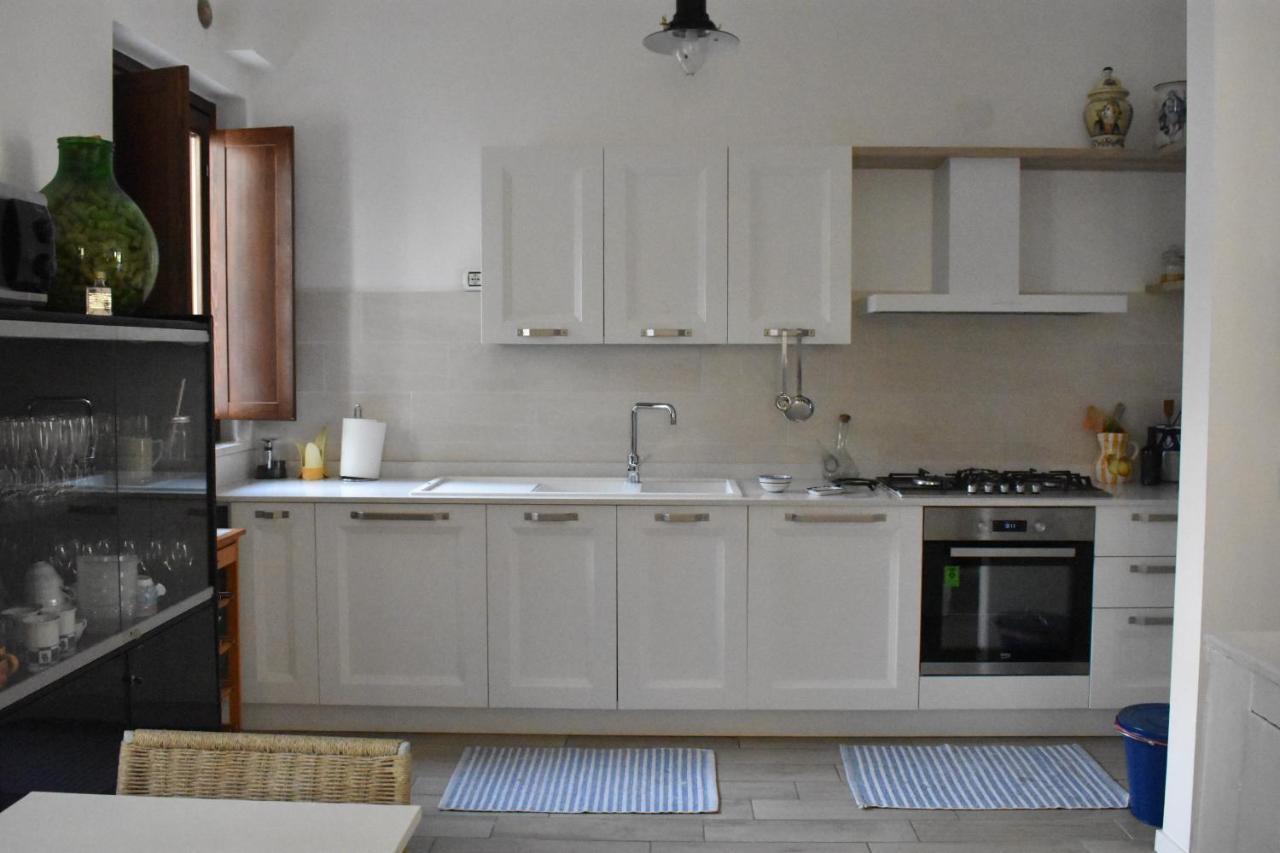 Le Radici Home L'Aquila Luaran gambar