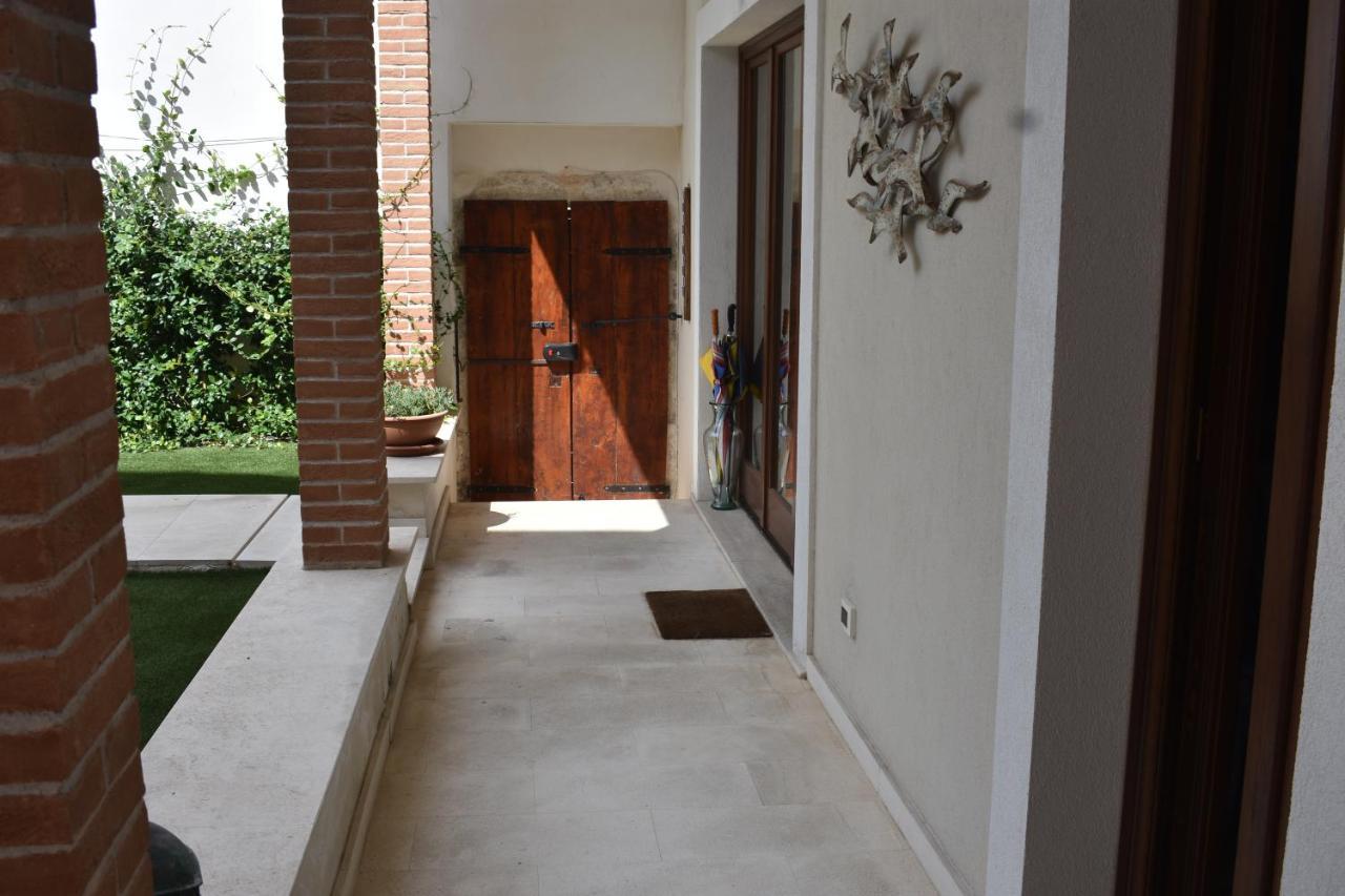 Le Radici Home L'Aquila Luaran gambar