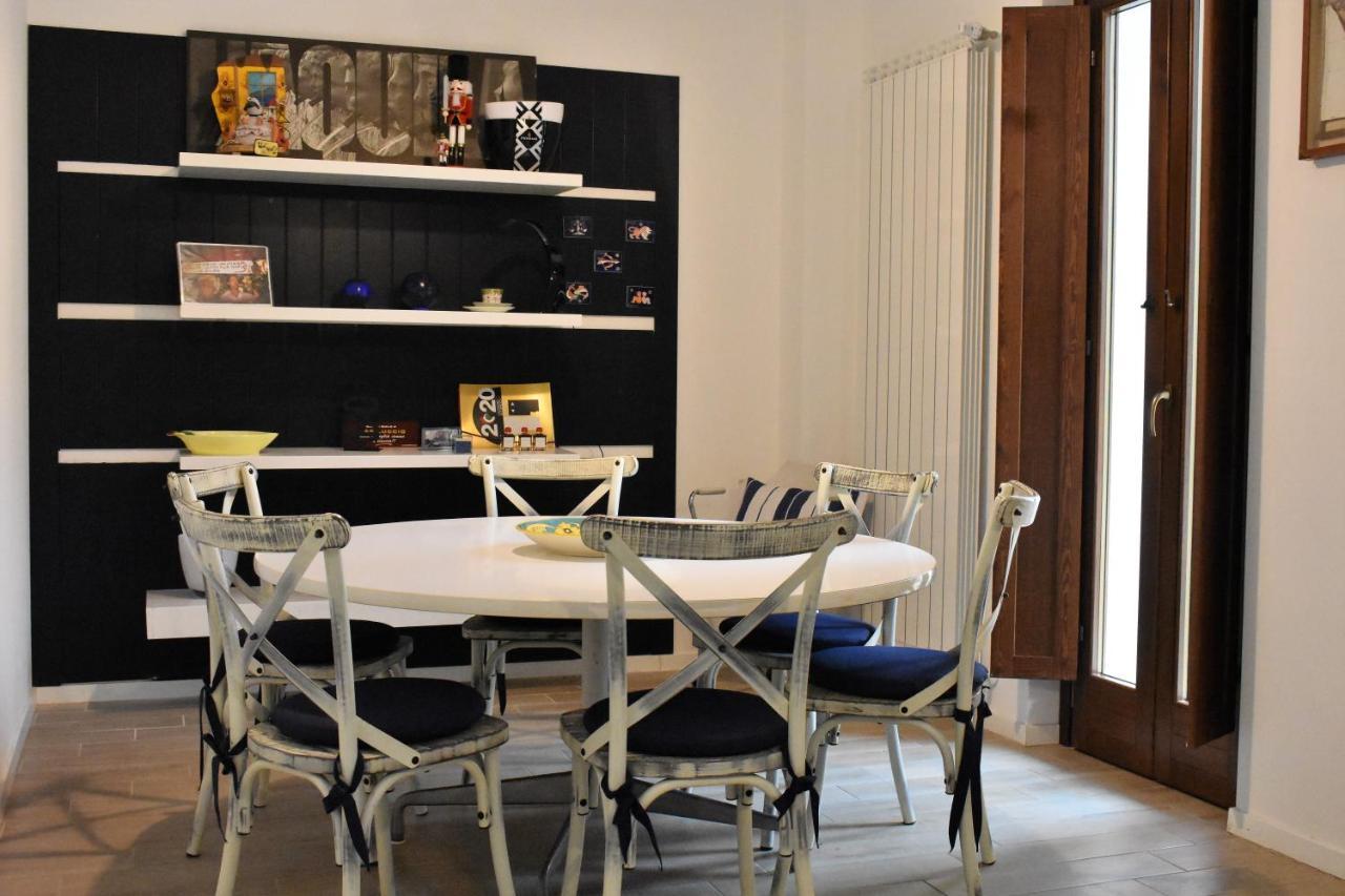 Le Radici Home L'Aquila Luaran gambar