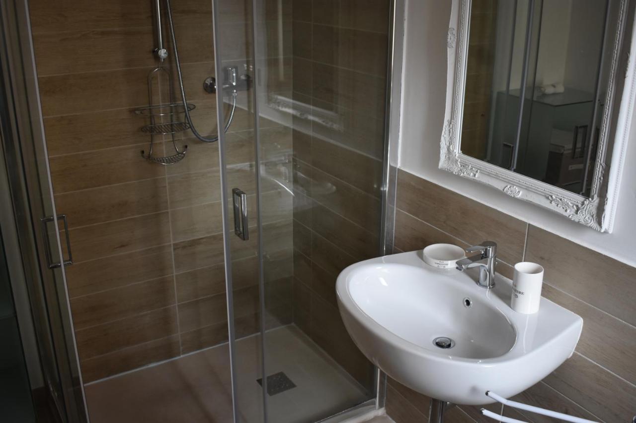 Le Radici Home L'Aquila Luaran gambar