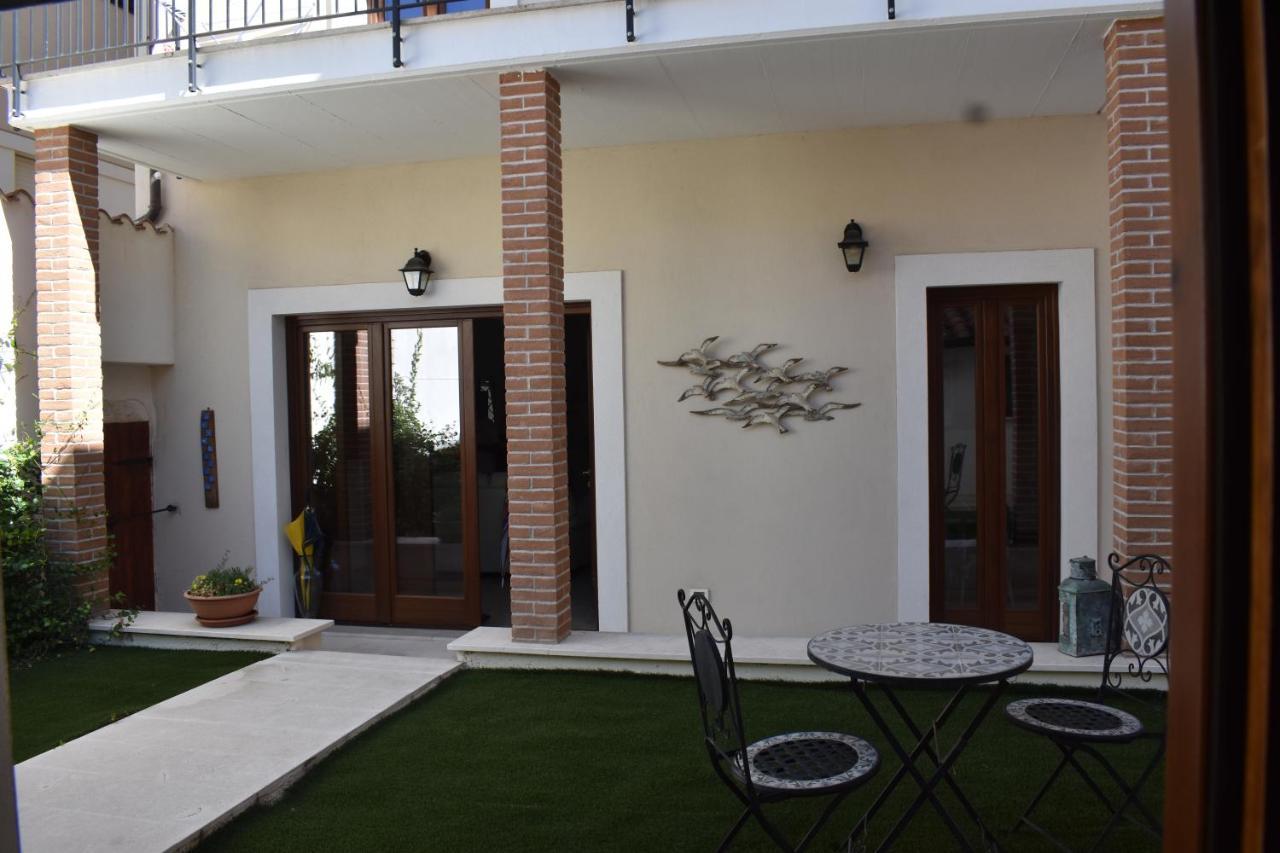 Le Radici Home L'Aquila Luaran gambar