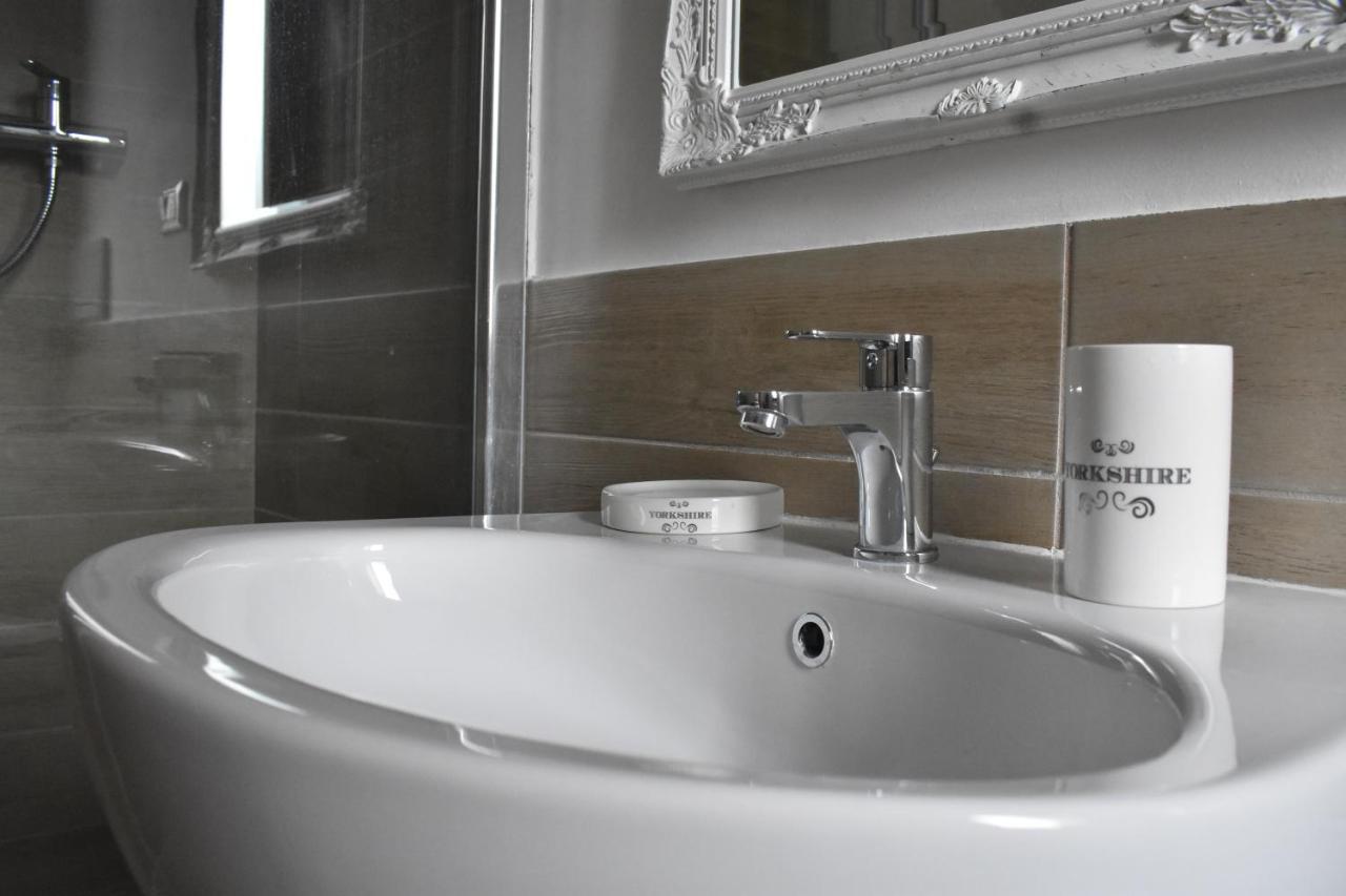 Le Radici Home L'Aquila Luaran gambar